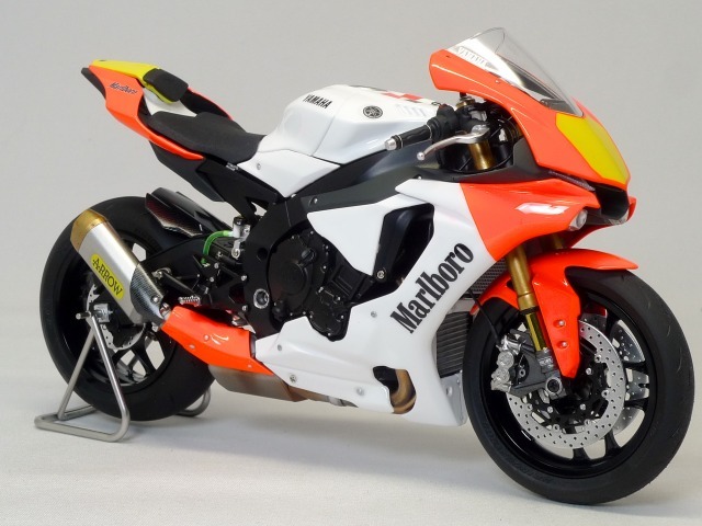 タミヤ・1/12・ヤマハ YZF-R1・鈴鹿8耐テック21カラー仕様・公道車