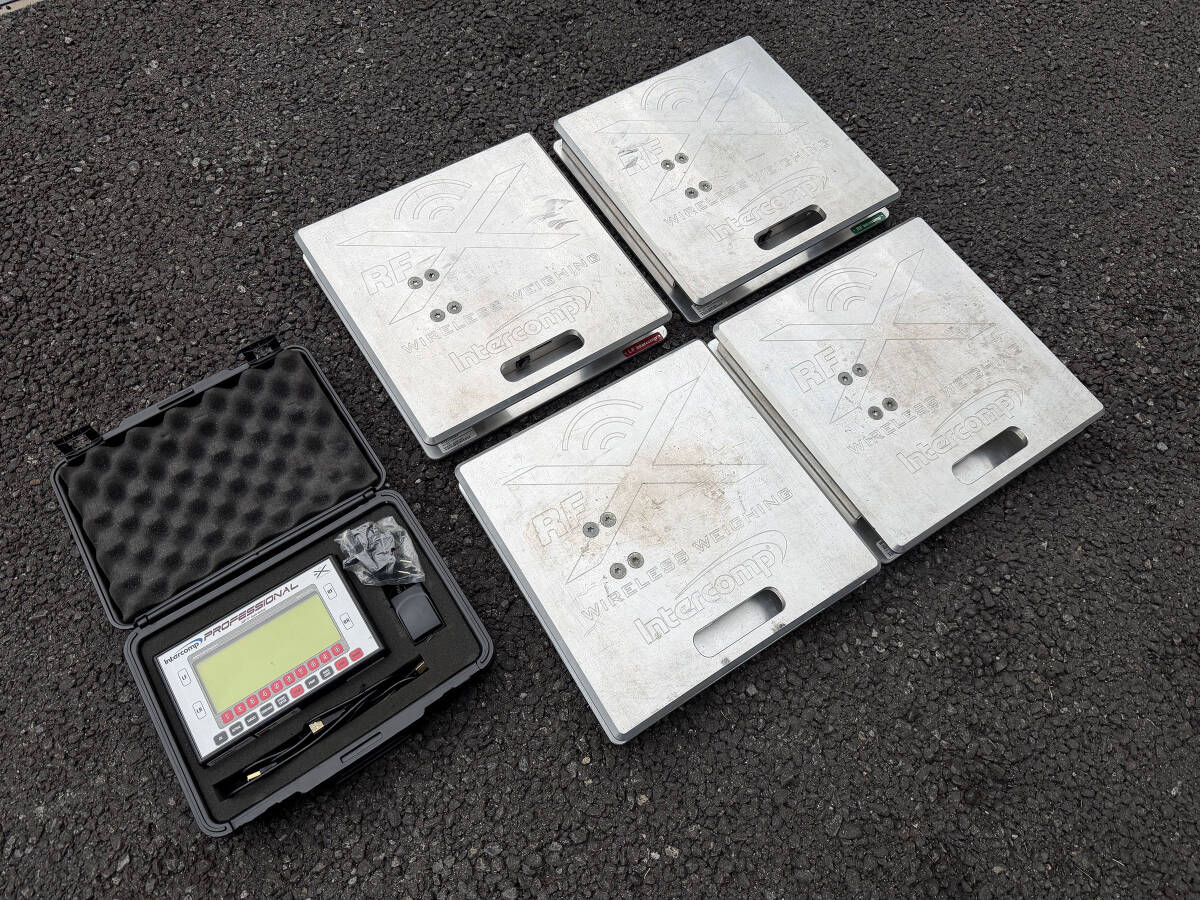 美品! KERKER カーカー エンブレム リベット付属 旧ロゴ レーシング 美品! KERKER カーカー エンブレム リベット付属 旧ロゴ レーシング