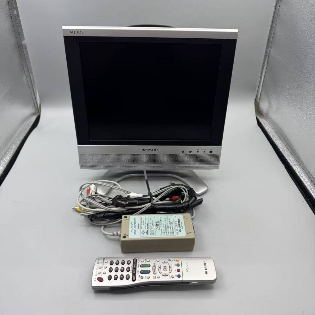 SHARP シャープ 32インチ液晶テレビ AQUOS LC-32AD5 32型 2005年製の