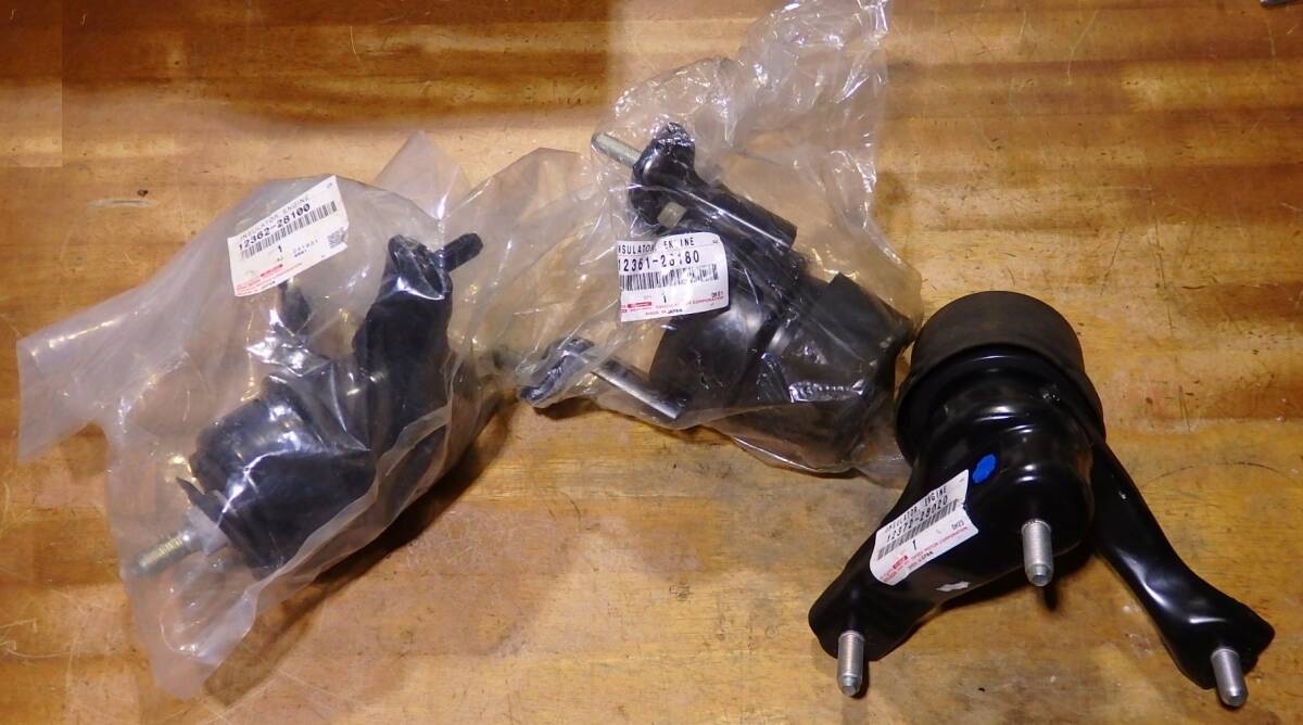 新品】レクサス LS460 純正 エンジンマウント 新品未使用品 12361