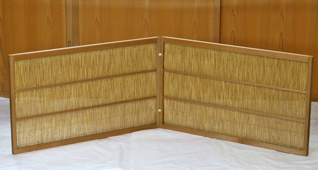 ◇ 茶道具 屏風 風炉先 【 1尺3寸 杉縁 葭 （よし） 夏用 風炉先屏風