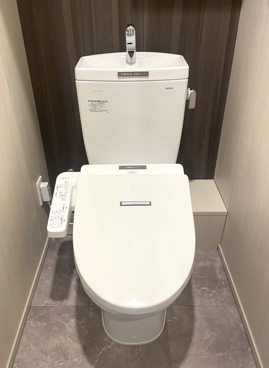 モデルルーム展示品□TOTO□ウォシュレット一体型便器□ネオレストAH1