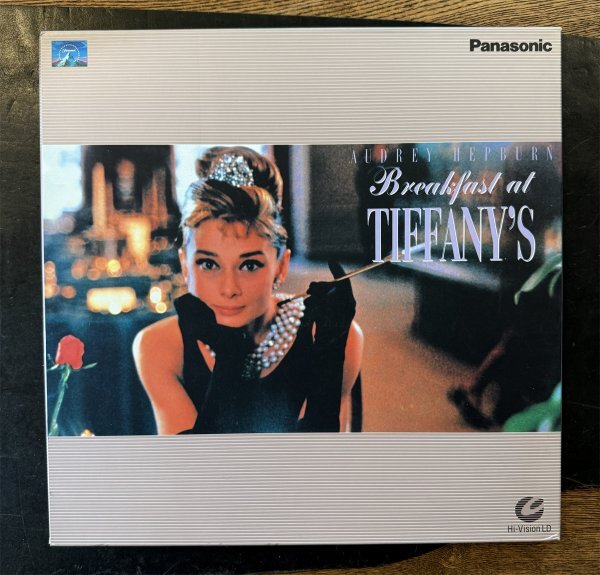 オードリー・ヘプバーン Audrey Hepburn 直筆サイン入り写真 証明書
