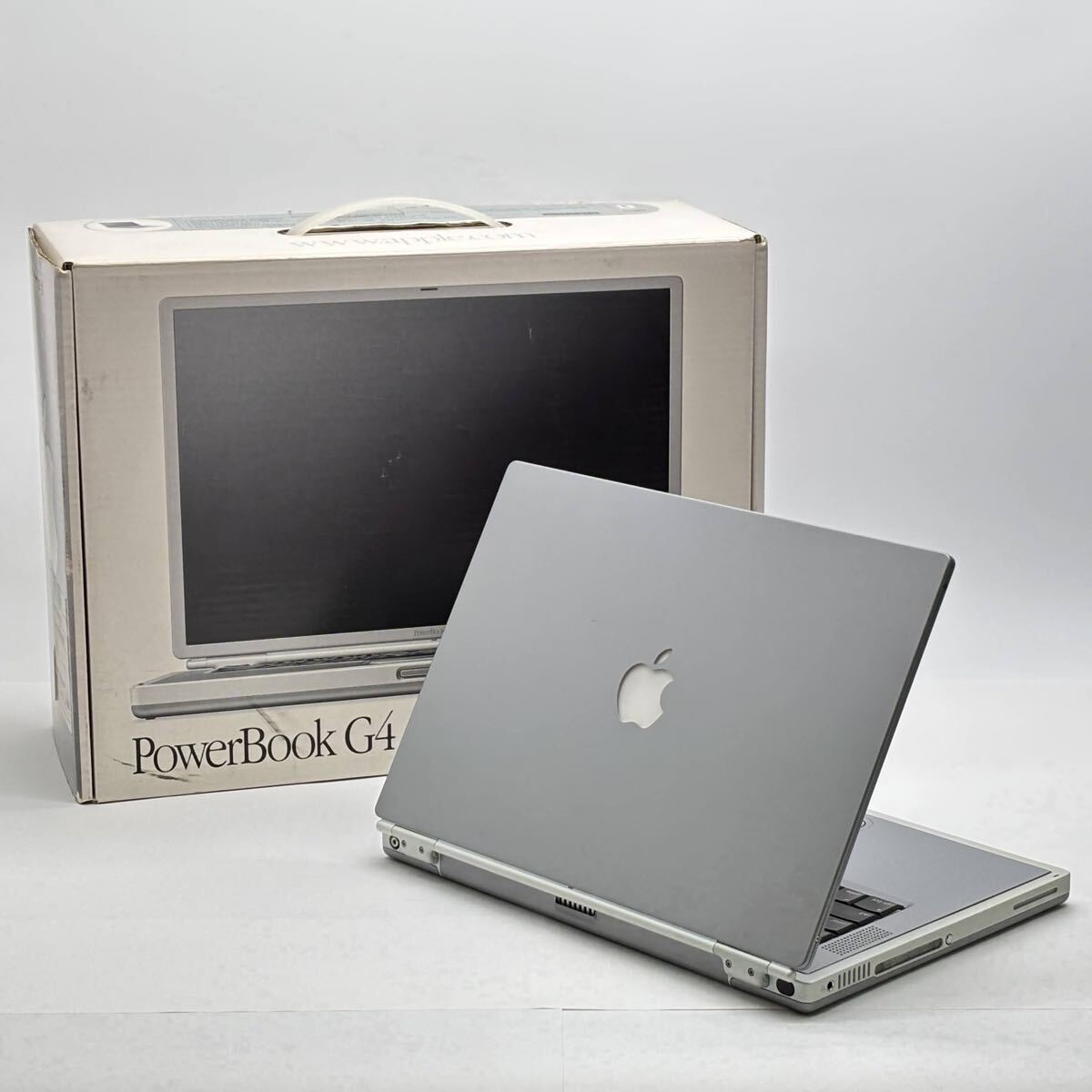 Apple PowerBook G4 15-inch “Titanium” M8407 (PowerPC G4 667MHz