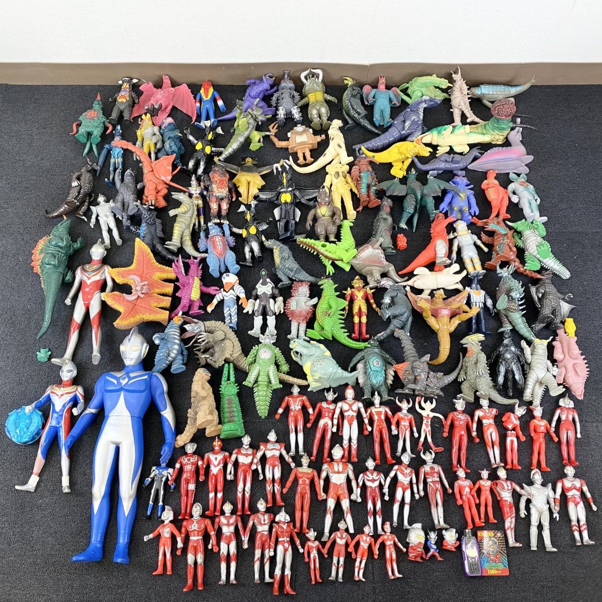 未開封 大量 まとめ売り ウルトラ怪獣名鑑 21種セット おまけ付 ウルトラマン 新品】ウルトラマンネオス＆ウルトラセブン21／DXウルトラマン 食