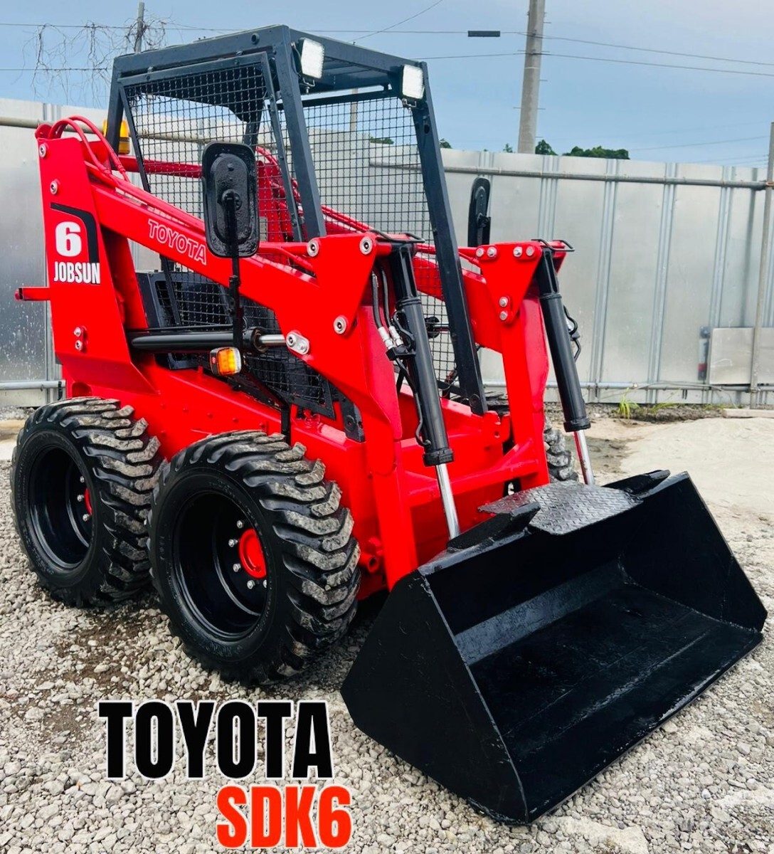 中古】コマツ SK04-2 除雪機 4WD ジョブサン ボブキャット 車庫保管の