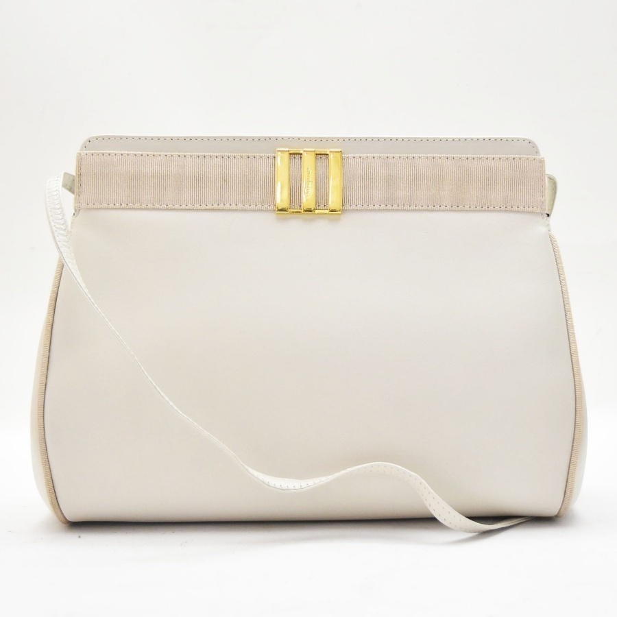 １円 Salvatore Ferragamo サルヴァトーレフェラガモ クラッチ チェーンショルダーバッグ ガンチーニ P21 0587 パーティーバッグ ネイビー 1円～）Salvatore Ferragamo サルヴァトーレフェラガモ ショルダー