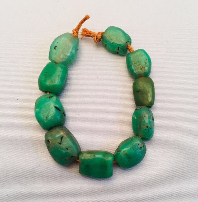 □古墳-飛鳥時代 濃い翠色 ローカン質 翡翠製 臼玉 20点□管