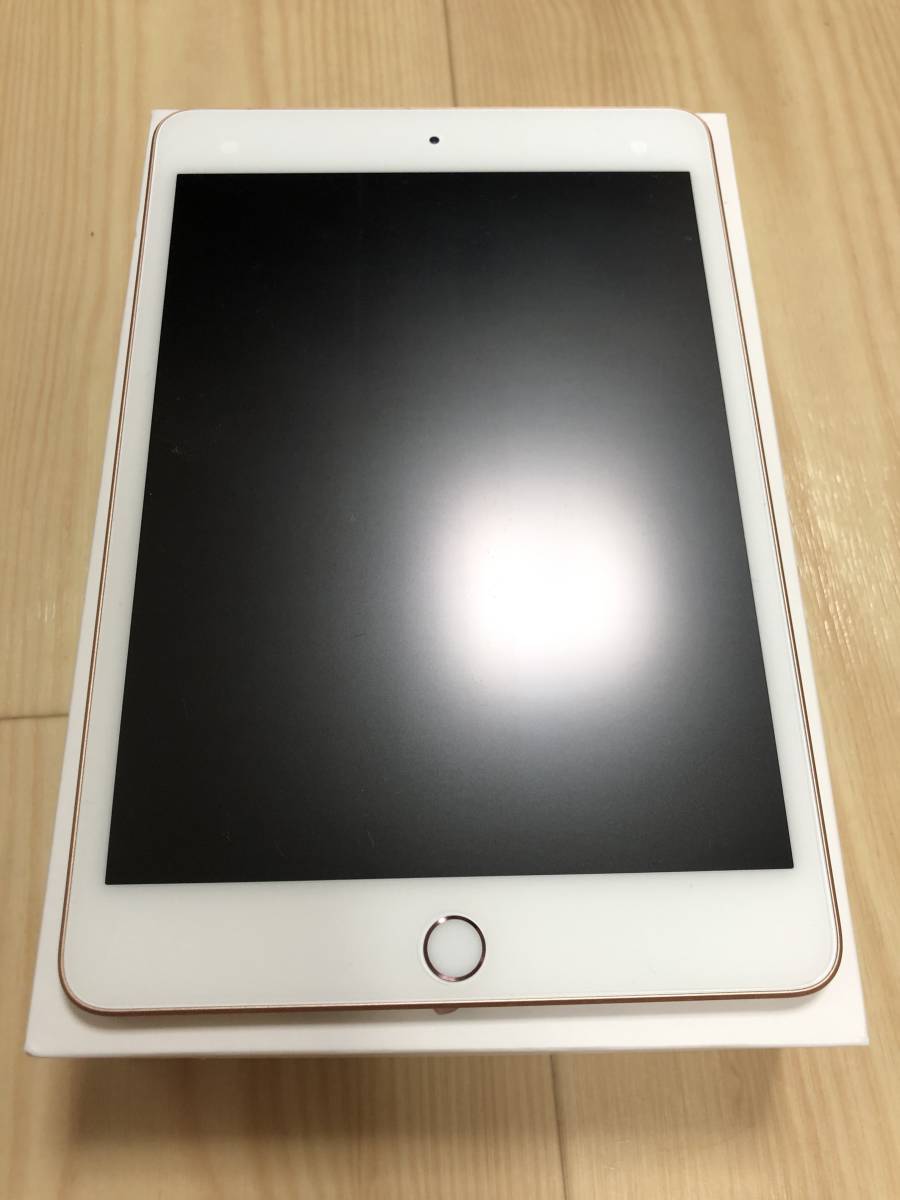 送料無料 中古美品 Ipad Mini5 64gb Gold Muqy2j A Wi Fiモデル ケース付き の落札情報詳細 ヤフオク落札価格情報 オークフリー スマートフォン版