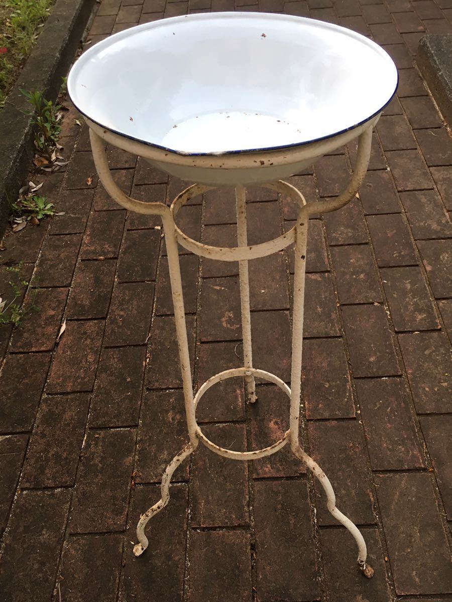 アンティーク 保健室 消毒手洗い台