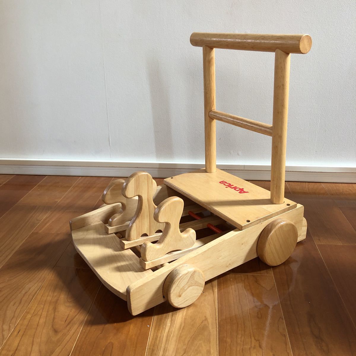 アップリカ Aprica 手押し車 木のおもちゃ 木製 ベビーウォーカー カタカタ の落札情報詳細 ヤフオク落札価格情報 オークフリー スマートフォン版