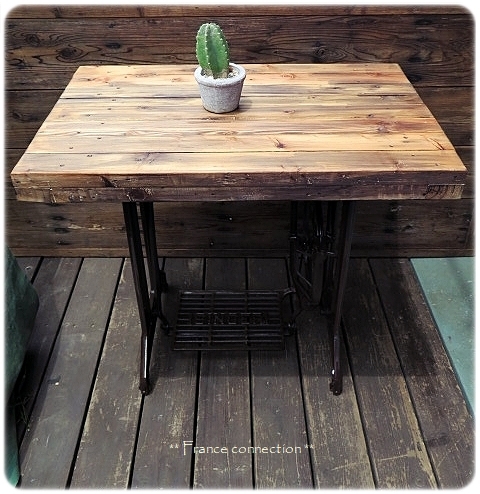 SINGER鉄脚ミシンテーブル/カフェ机/店舗什器