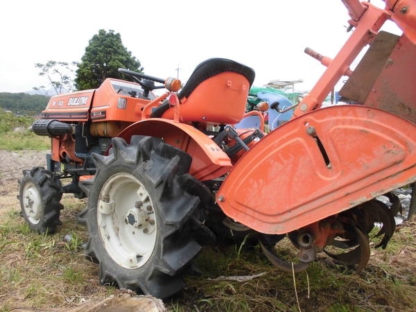 鳥取県 米子市 クボタ トラクター B-10 BULLTRA ブルトラ 4WD 9.5馬力