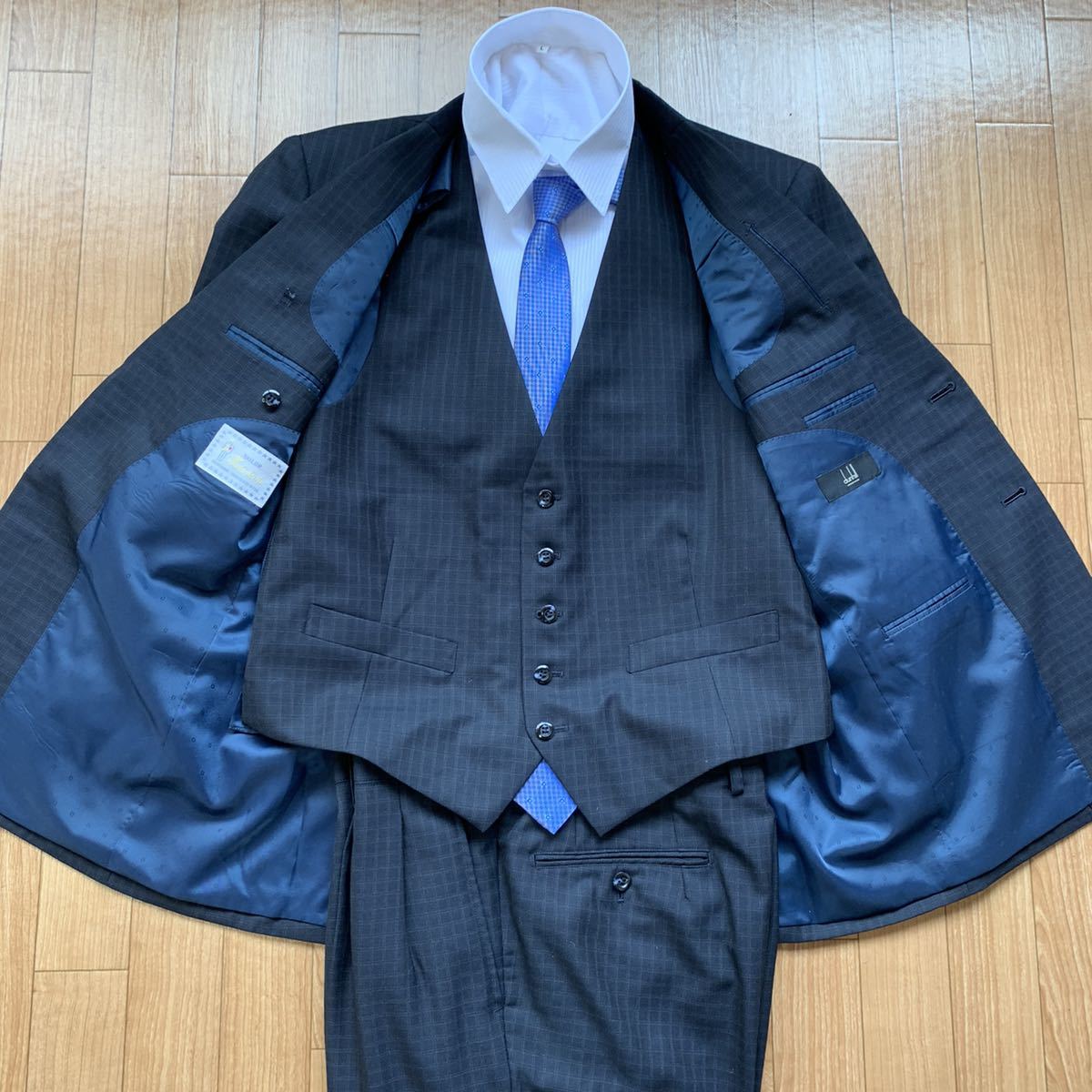 大人の憧れ Dunhill ダンヒル 3ピース スーツ Mサイズ程度 ネイビー チェック 総裏 スリーピース の落札情報詳細 ヤフオク落札価格情報 オークフリー スマートフォン版