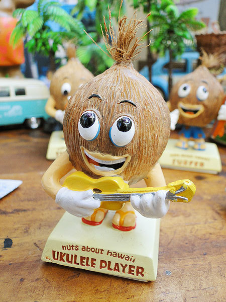 【希少】kc hawaii ココナッツ　ボビングドール　フィギュア Amazon.co.jp: ハワイ ハワイアン雑貨 NUTS ABOUT HAWAII TOURIST