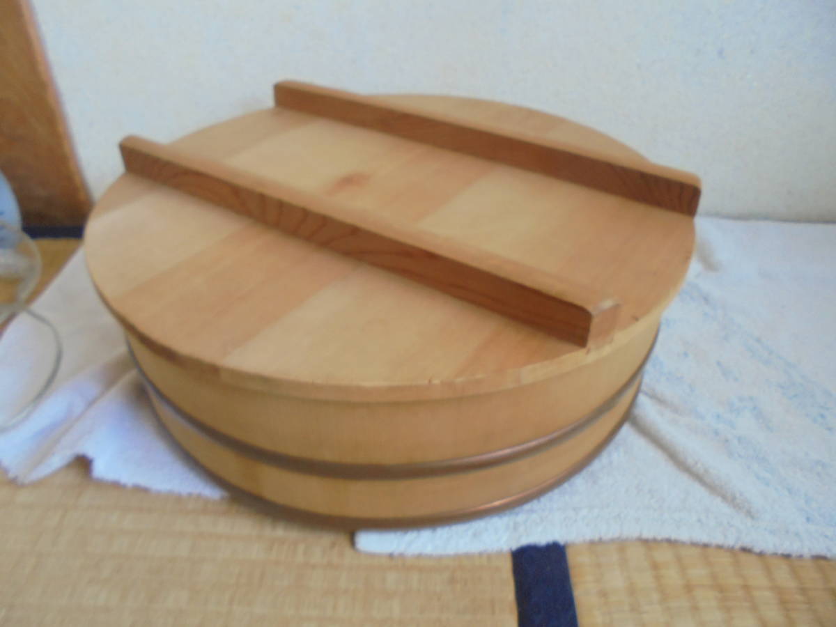 桶栄 飯台 内径約30㎝ 深川 桶栄 飯台 内径約30㎝ 深川 天然 木曽さわら材 飯台 (寿司桶 約