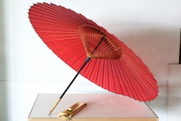 赤い和傘 和紙製 収納袋付き未使用（和傘 番傘 羽二重傘 工芸品  