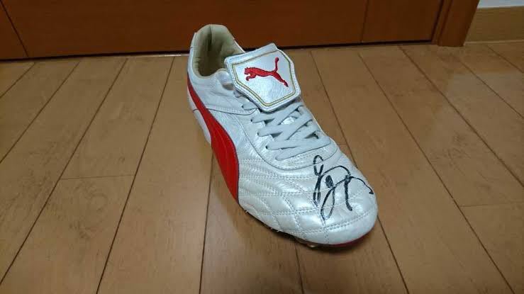 日本代表 長谷部誠 選手 直筆サイン入り 支給 Puma スパイク 検 浦和レッズ フランクフルト 三浦知良 堂安律 の落札情報詳細 ヤフオク落札価格情報 オークフリー スマートフォン版