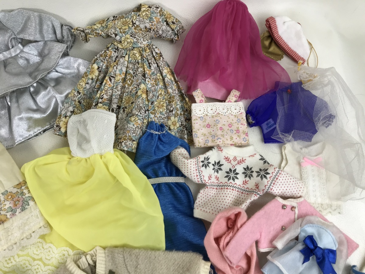 リカちゃん ジェニーちゃん 洋服 セーター ドレス ワンピース 毛皮 まとめて 80年代 当時物 の落札情報詳細 ヤフオク落札価格情報 オークフリー スマートフォン版