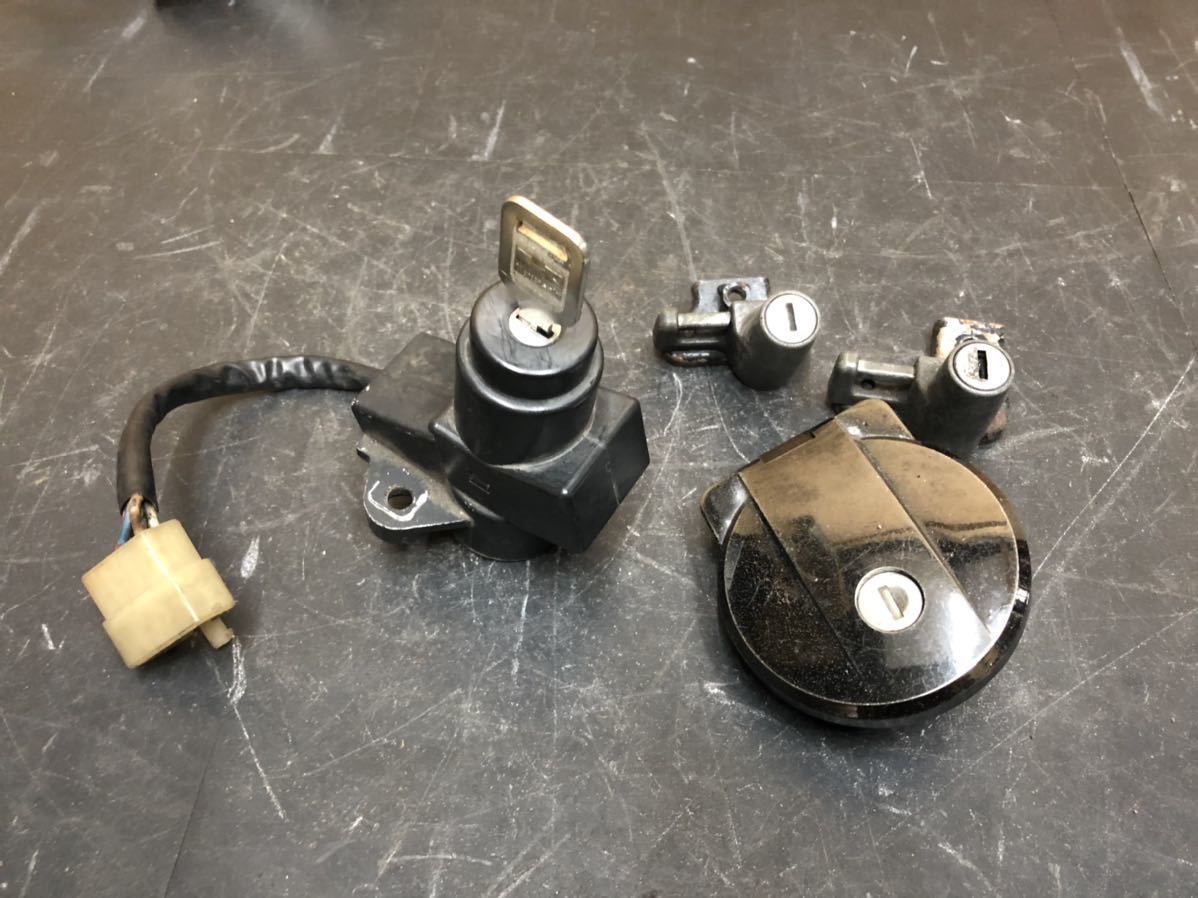 GPZ400F 純正メインキー 新品，新作登場 H782 当時物 純正 CB400N メインキー 0149 検