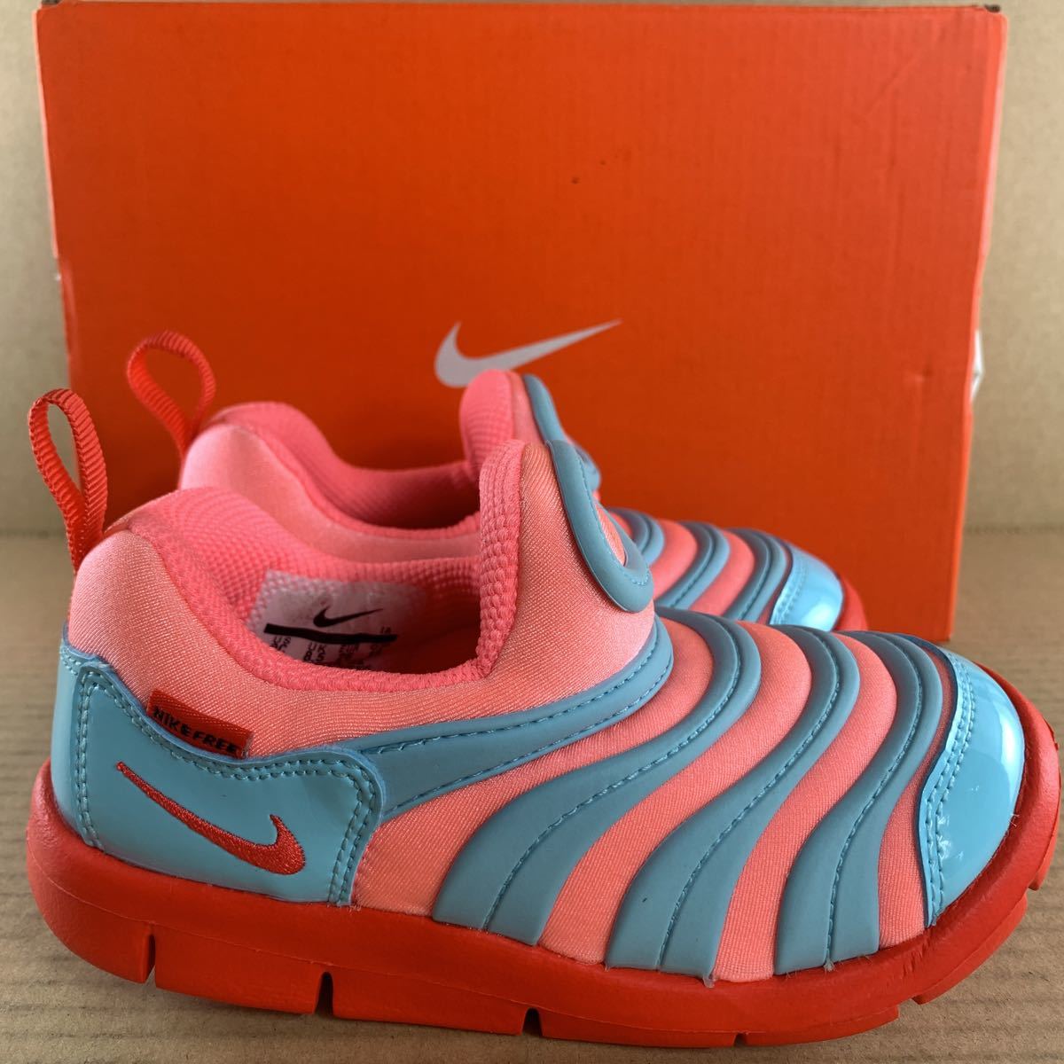 新品 2718 Nike Dynamo Free ナイキ ダイナモ フリー 左右サイズ違い 14cm 15cm 619 の落札情報詳細 ヤフオク落札価格情報 オークフリー スマートフォン版