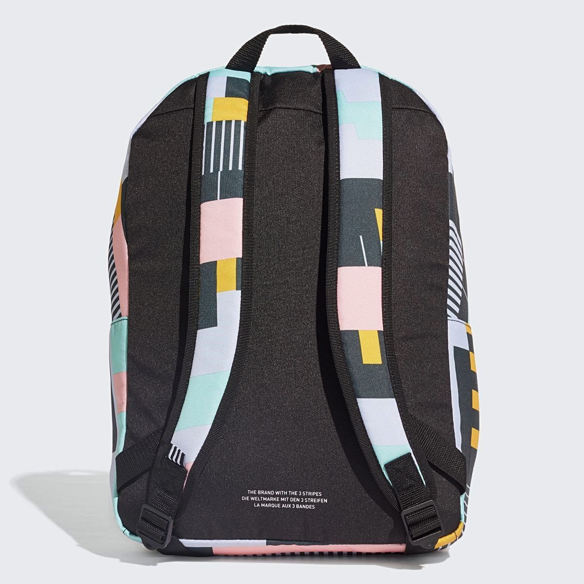 新品 アディダス オリジナルス Adidas Originals 新品 グラフィック 幾何柄 総柄 リュック バックパック マルチカラー Ed56 六 Qwer の落札情報詳細 ヤフオク落札価格情報 オークフリー スマートフォン版