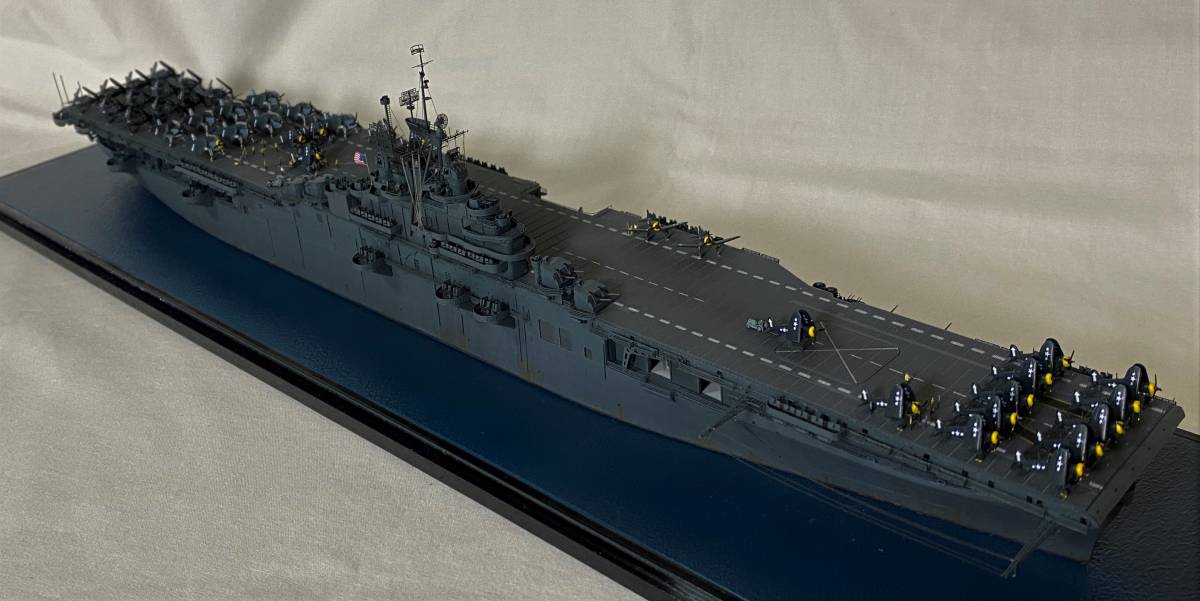 新品】1／700アメリカ海軍航空母艦CV-17バンカーヒル 1945の落札