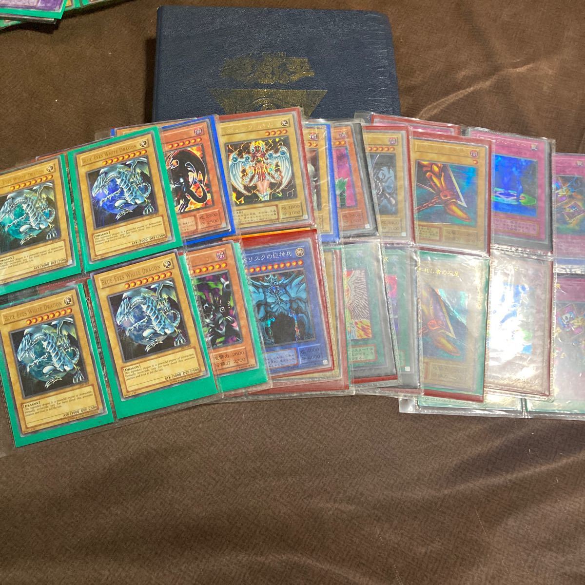 遊戯王カード ブルーアイズ オベリスクの巨神兵 ブラックマジシャン 等レアカード多数 70枚セット の落札情報詳細 ヤフオク落札価格情報 オークフリー スマートフォン版