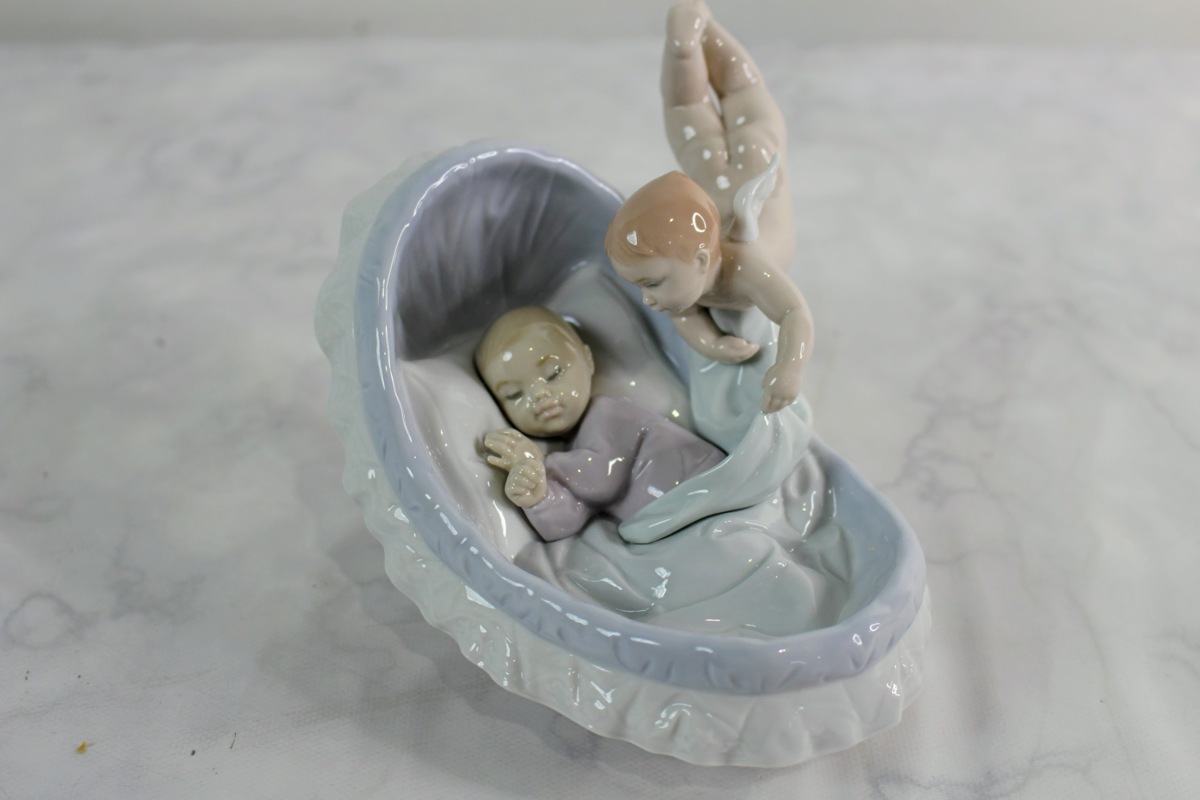 B.2129【美品】 LLADRO リアドロ リヤドロ No.8400 赤ちゃん いい夢