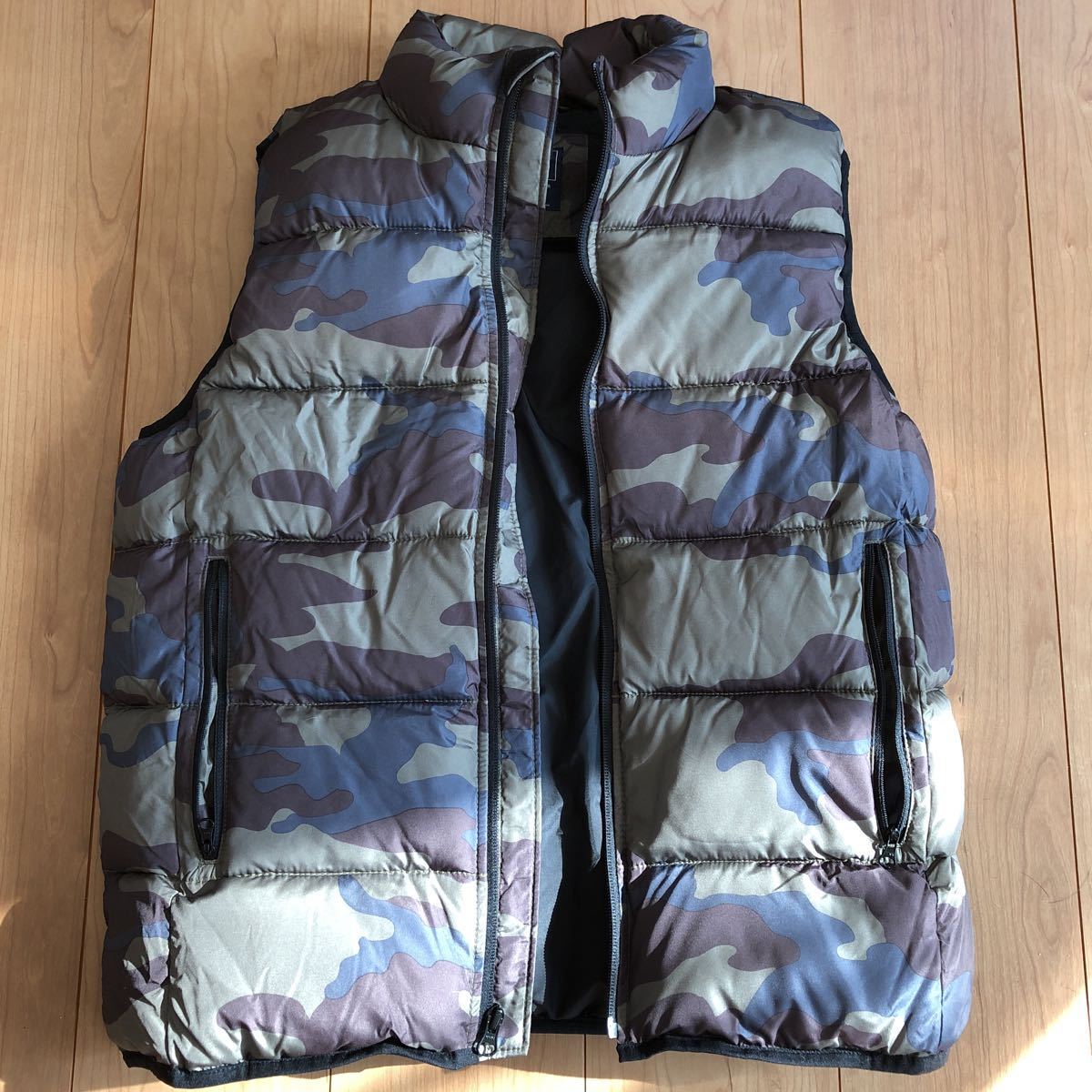 Gap 迷彩ダウンベスト メンズs Mサイズ カーキ ミリタリー の落札情報詳細 ヤフオク落札価格情報 オークフリー スマートフォン版