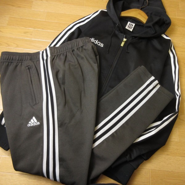 良品 上下セット Adidas アディダス フード付き ジャージ ジャージ ロングパンツ スポーツ全般 メンズ 黒 グレー Lサイズ 1318 の落札情報詳細 ヤフオク落札価格情報 オークフリー スマートフォン版