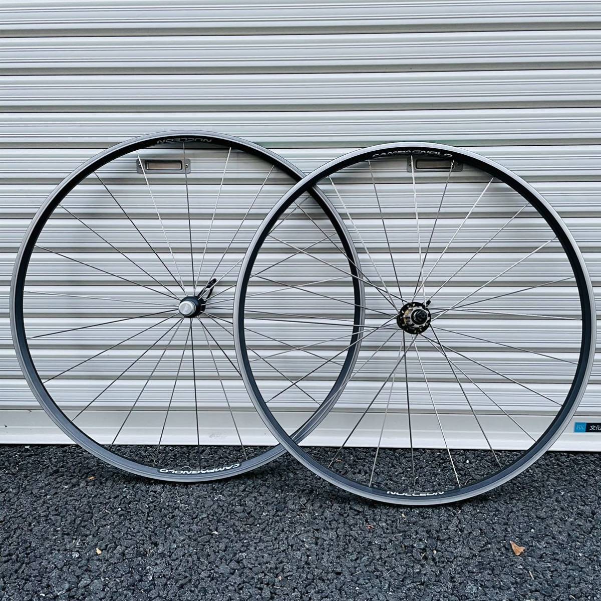 美品 カンパKHAMSIN 700Cクリンチャーホイール前後 美品 カンパKHAMSIN 700Cクリンチャーホイール前後 【公式通販】