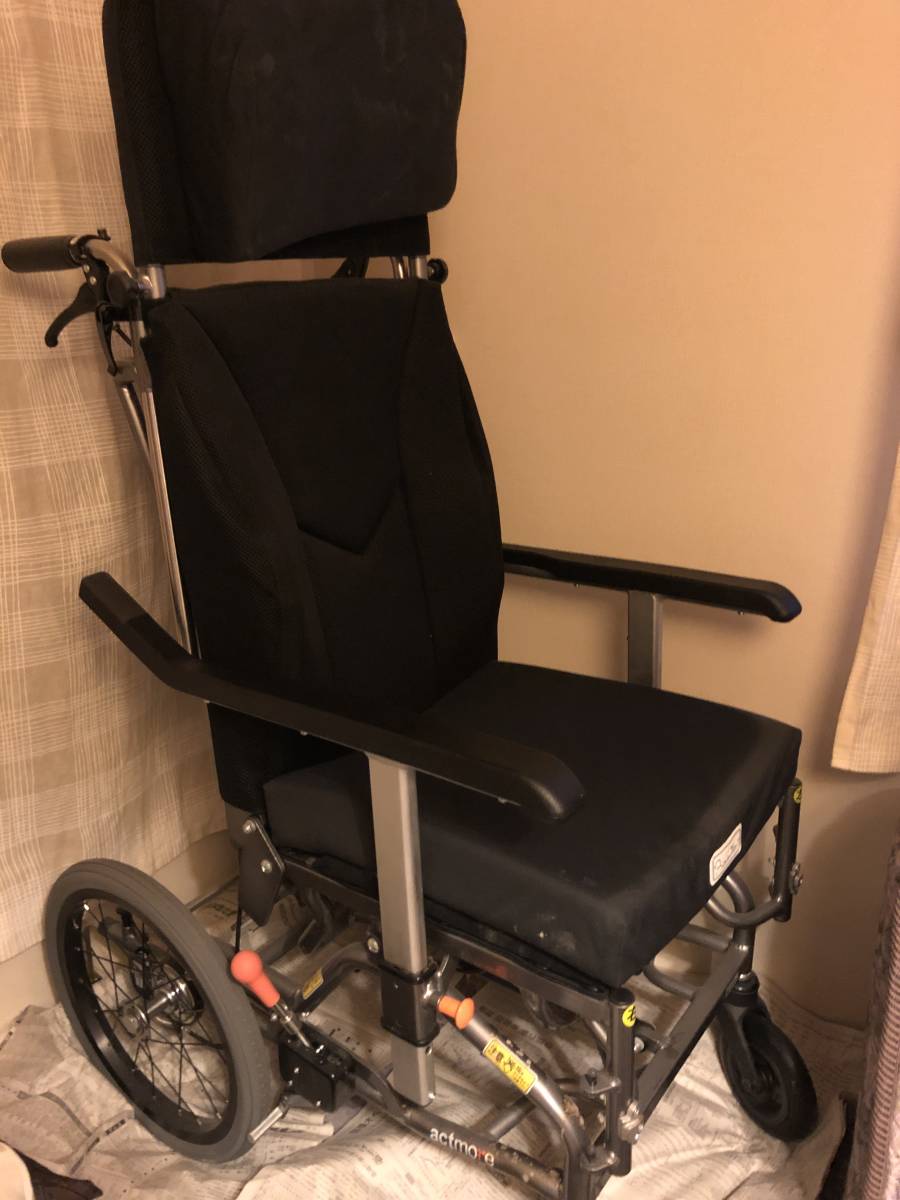 ☆美品☆アクトモアみちる介助用ティルト＆リクライニング型車いす