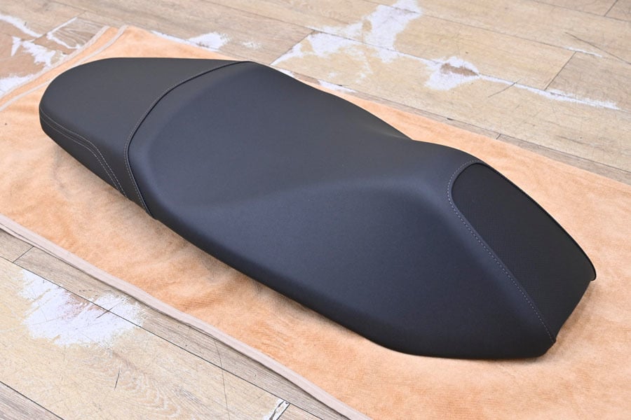 PCX125純正シート 新車取り外し 【公式通販】