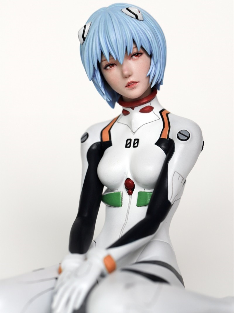 新品】□オススメ□1/8 エヴァンゲリオン 綾波レイ 座りver パイロット