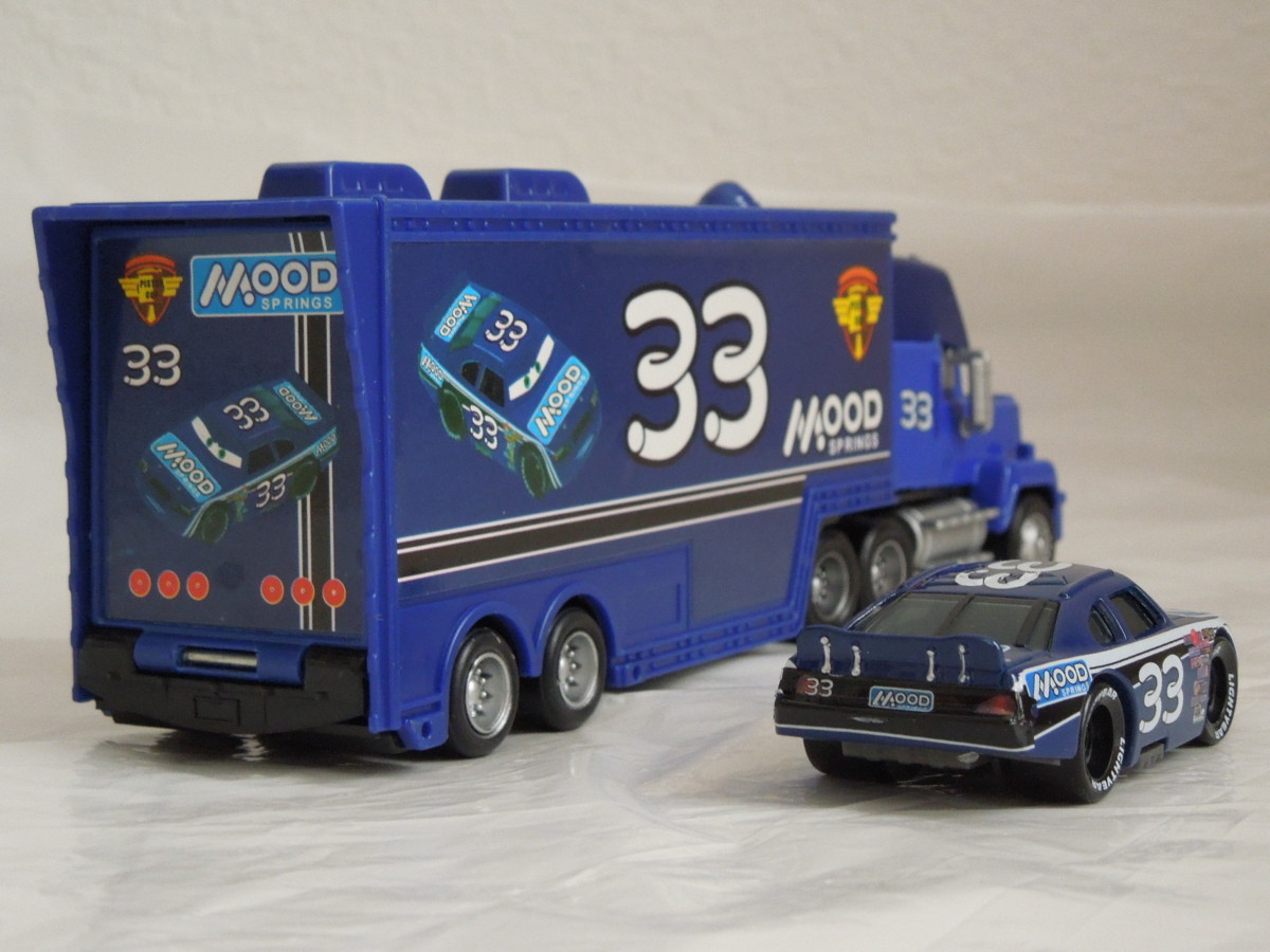 新品】在庫有り ディズニー カーズ No.33 ムード・スプリングス