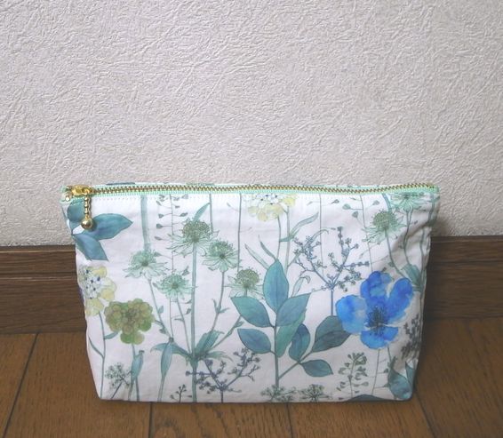 新品 Leaf Club ポーチ 化粧ポーチ ハンドメイド 手作り Liberty リバティプリント 国産タナローン生地 Irma イルマ 花柄 緑系 の落札情報詳細 ヤフオク落札価格情報 オークフリー スマートフォン版