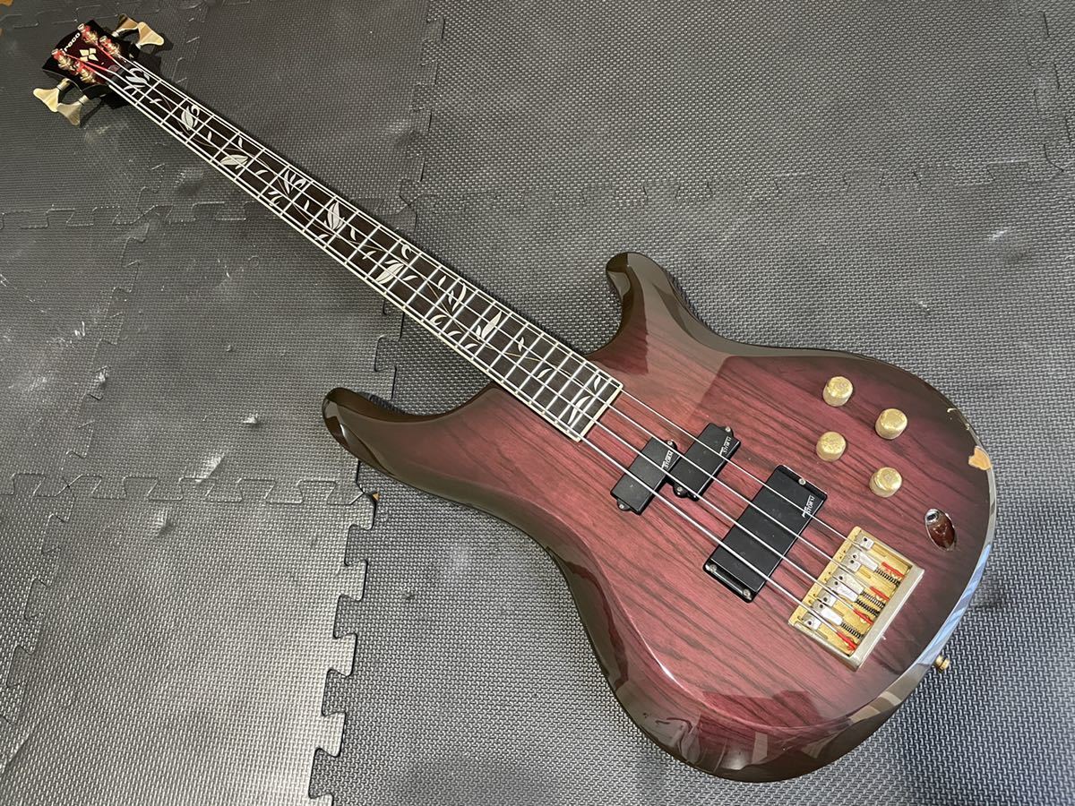 ☆オーダー品？Greco Pegasusベース Tree of Life エボニー指板☆の