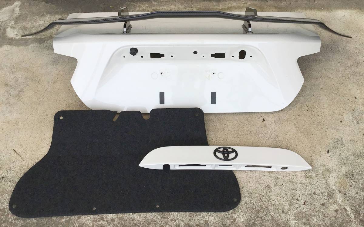 Toyota 86 リア トランク パネル フード ウイング パールホワイト 新型gt Kuhl02r Ss2コンプリート 車 カー 用品 パーツ 外装 カスタム の落札情報詳細 ヤフオク落札価格情報 オークフリー スマートフォン版