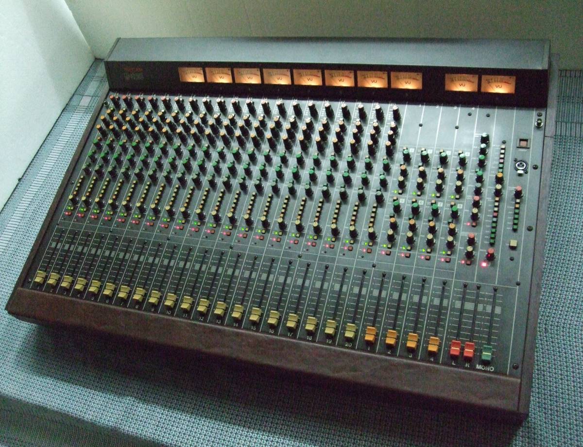 TASCAM タスカム MM-1 20ch アナログミキサー - レコーディング/PA機器