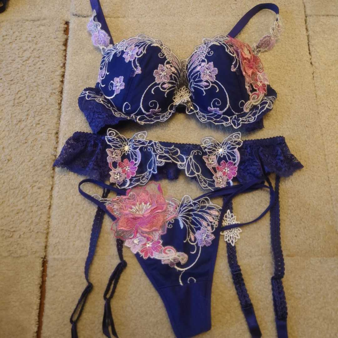 サルート 88G ブリジット 店舗限定 ガーターベルト M 超稀少サルート