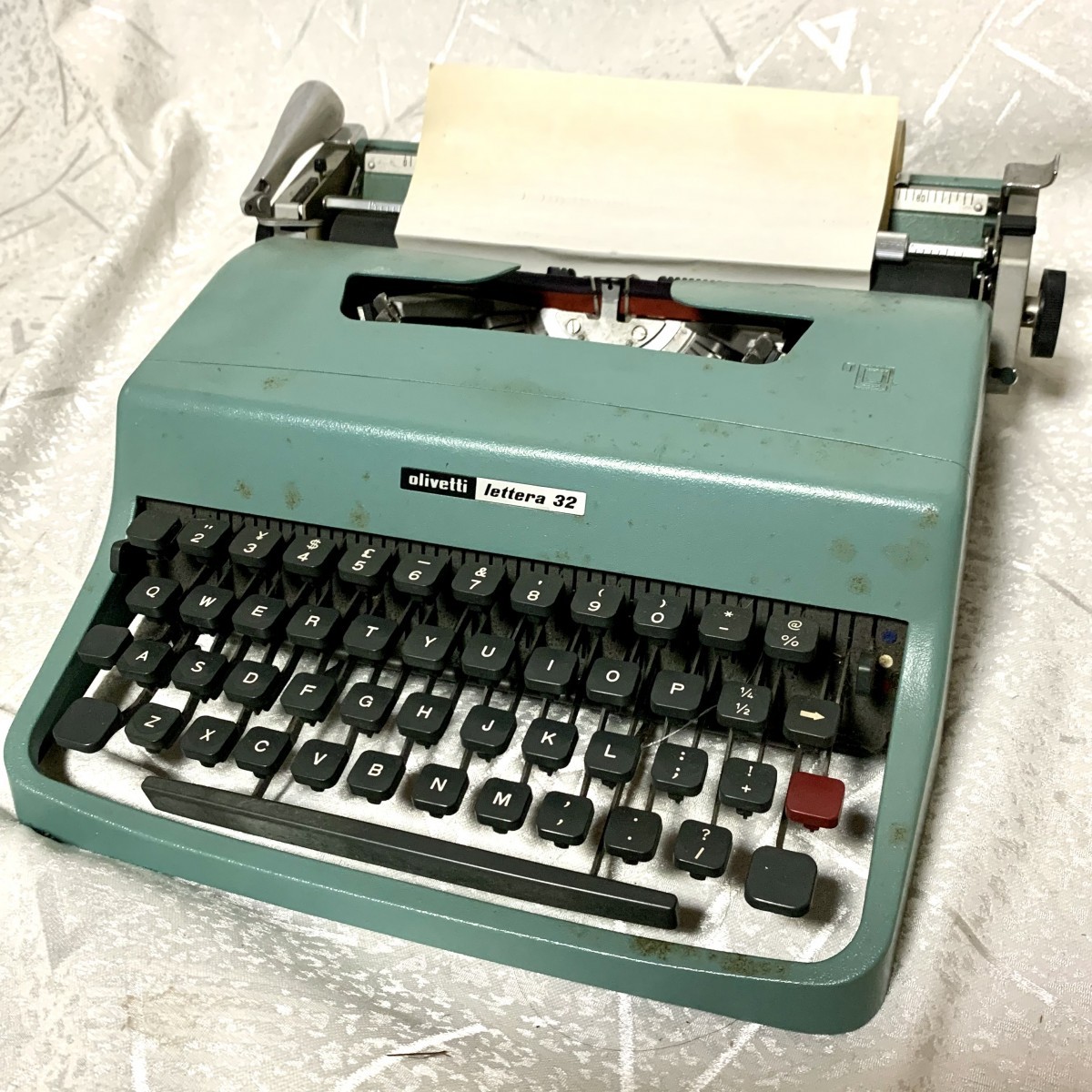 昭和レトロ Olivetti Lettera 32 タイプライター OLIVETTI 'Lettera 32