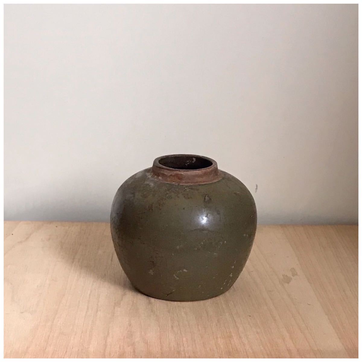 小さな壺 青磁 東南アジア