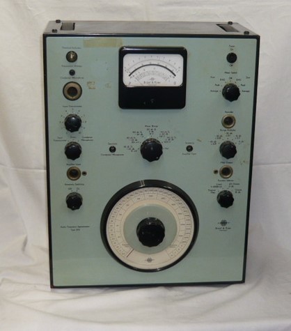 Brüel & Kjaer Digital Frequency Analyzer Type 2131