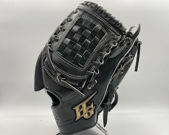 内田京子さんの加彩ピッチャー