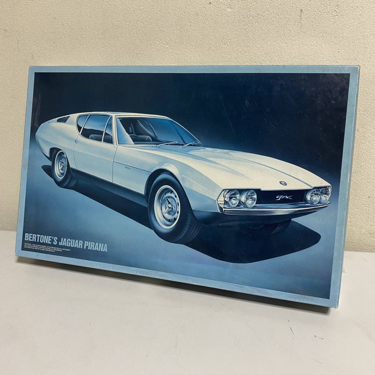 レア新品未開封】ベルトーネ・ジャガーピラーナ 1/16 FUJIMI 自動車