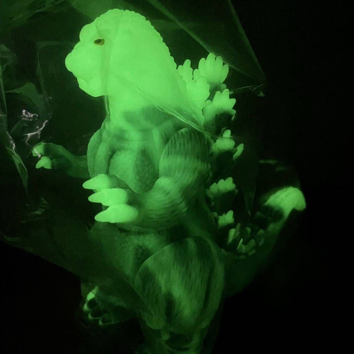 黒目 ビオゴジ 350 レッド GID マーブル 蓄光 マルサン ゴジラ 福袋