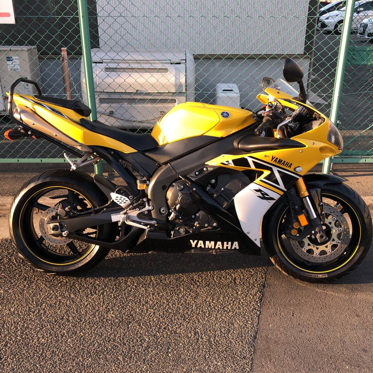 やや傷や汚れあり】50周年特別限定仕様 ヤマハ YZF-R1 RN15 ストロボ
