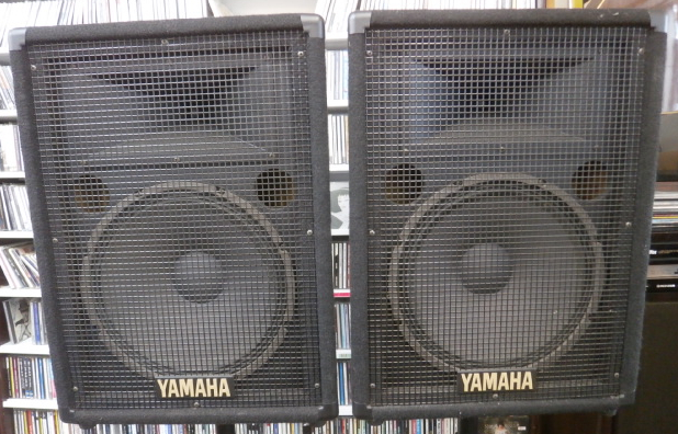 目立った傷や汚れなし】PA モニタースピーカー YAMAHA s12e made in