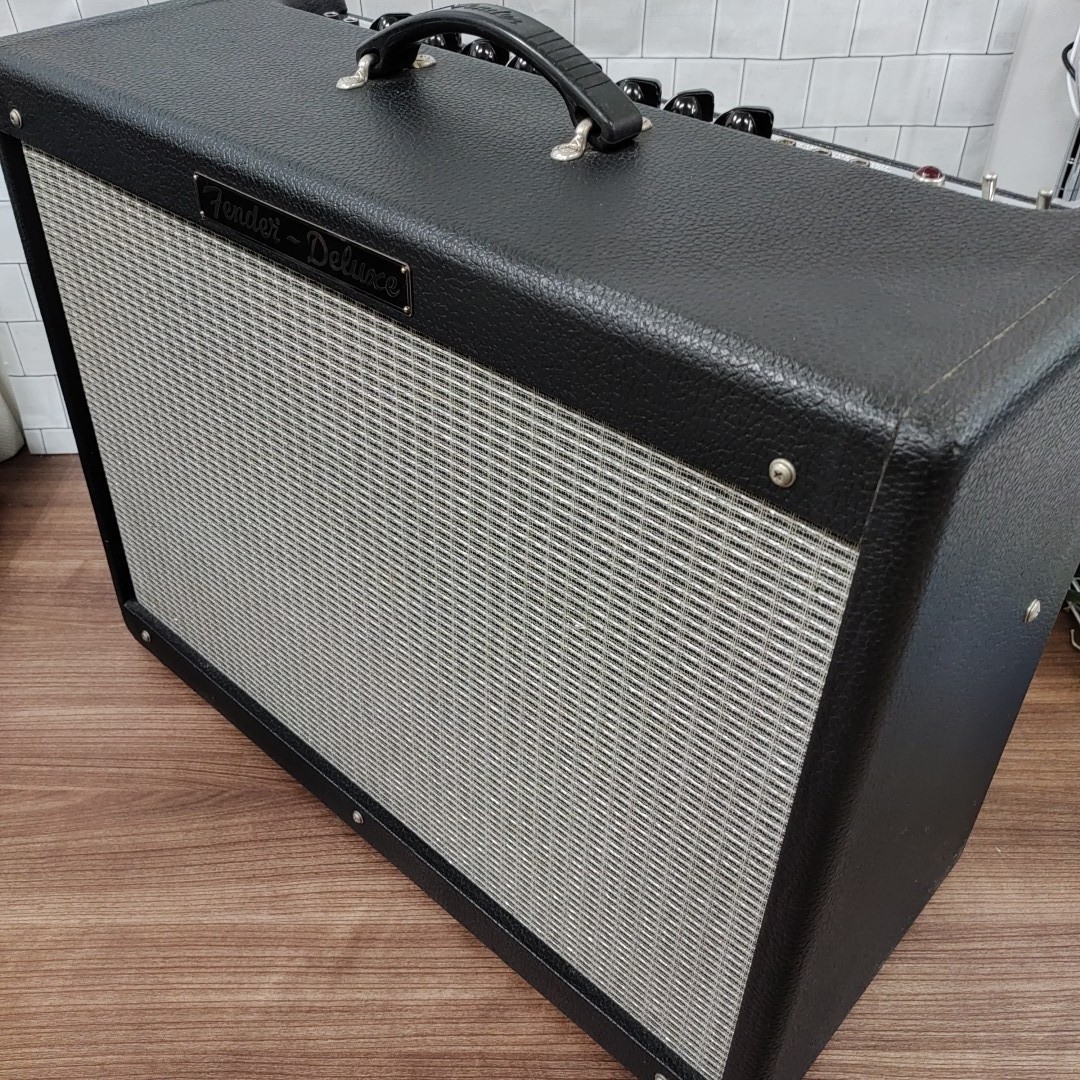 【目立った傷や汚れなし】Fender フェンダー ギターアンプ 【HOT ROD DELUXE TYPE PR 246 】 フットスイッチ付 電動作確認済の落札情報詳細 ヤフオク落札価格